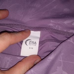 Zyia lilac floral capris